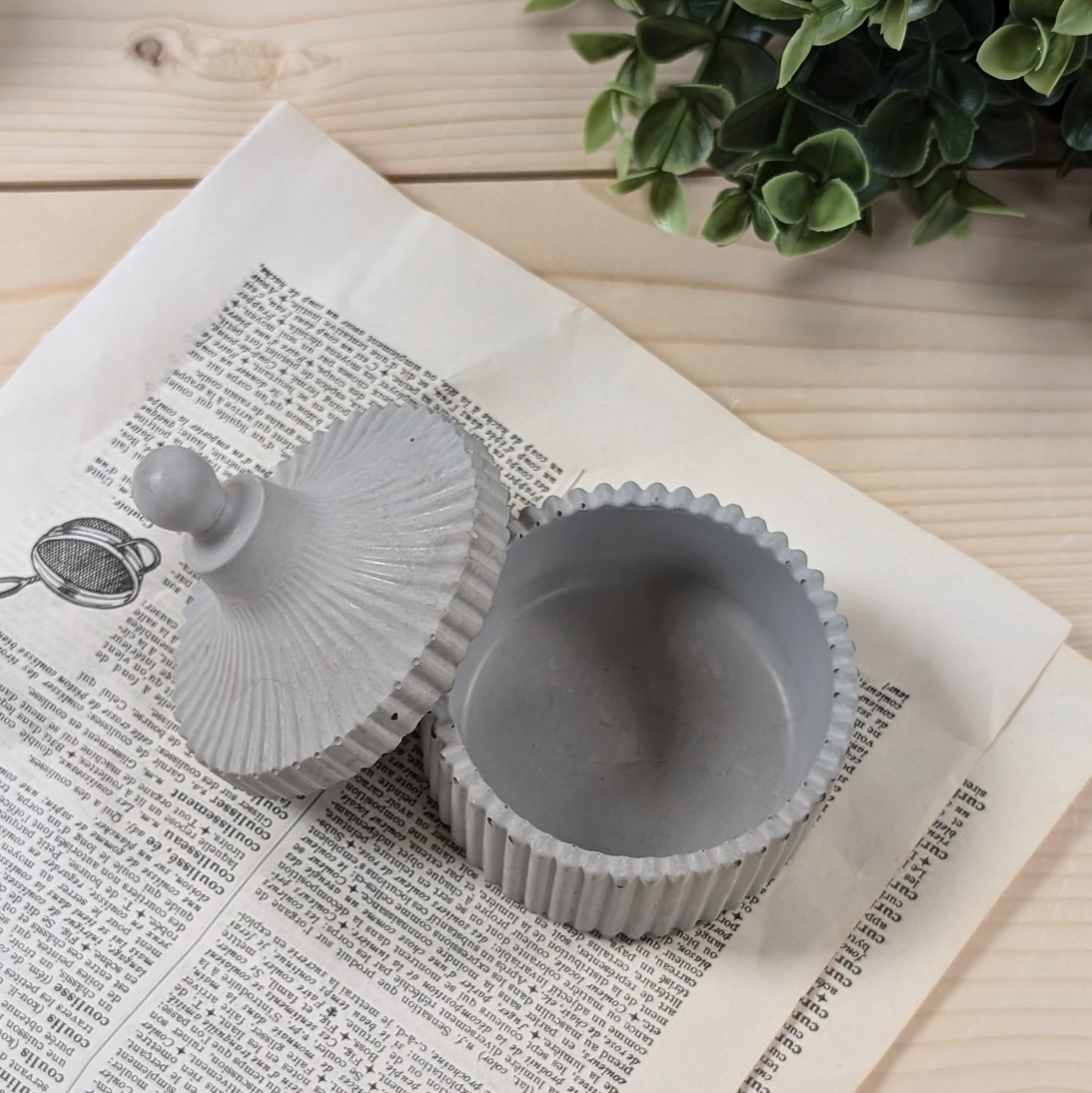 Pot couvert moyen de béton