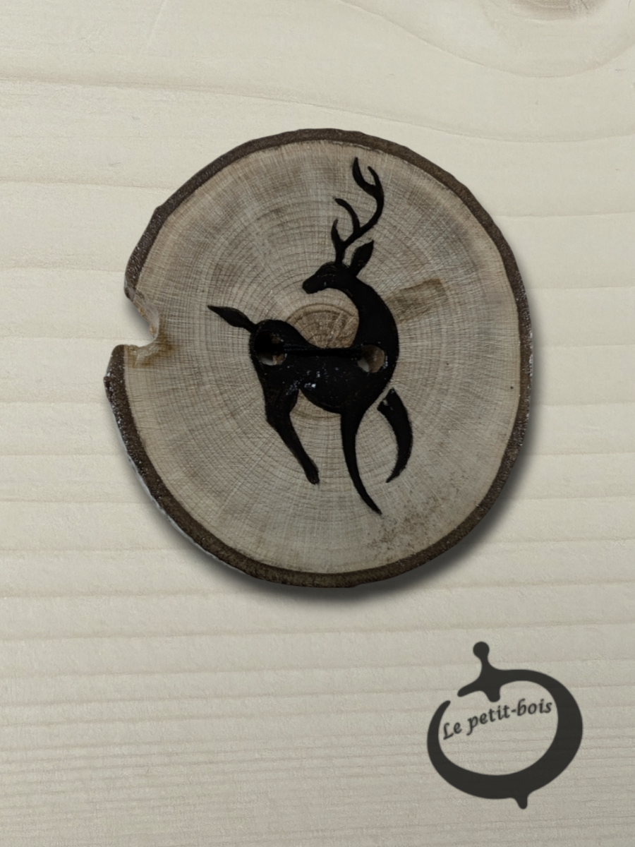 Bouton de bois peint à la main