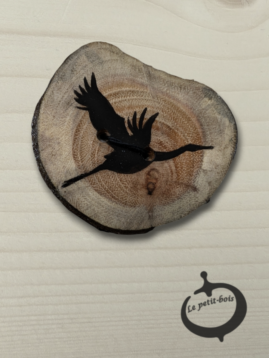 Bouton de bois peint à la main