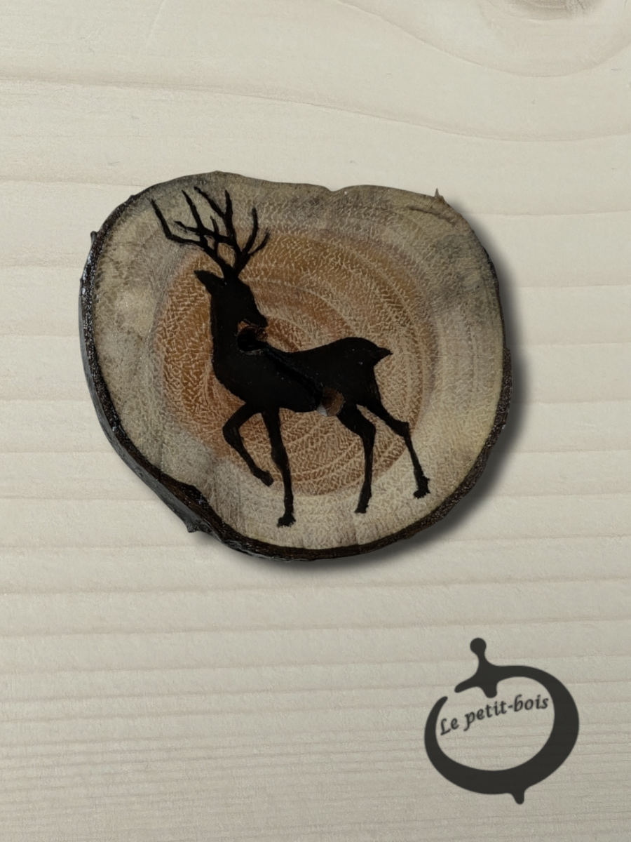 Bouton de bois peint à la main